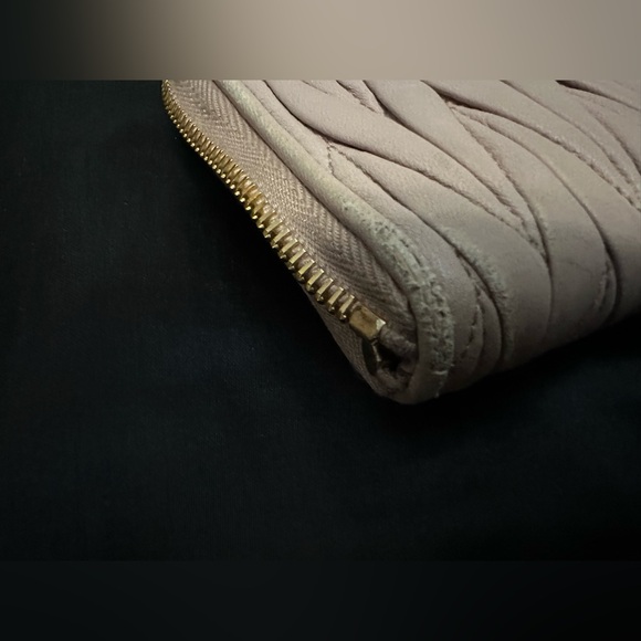 Miu Miu Quilted Leather Wallet - Picture 4 of 10
